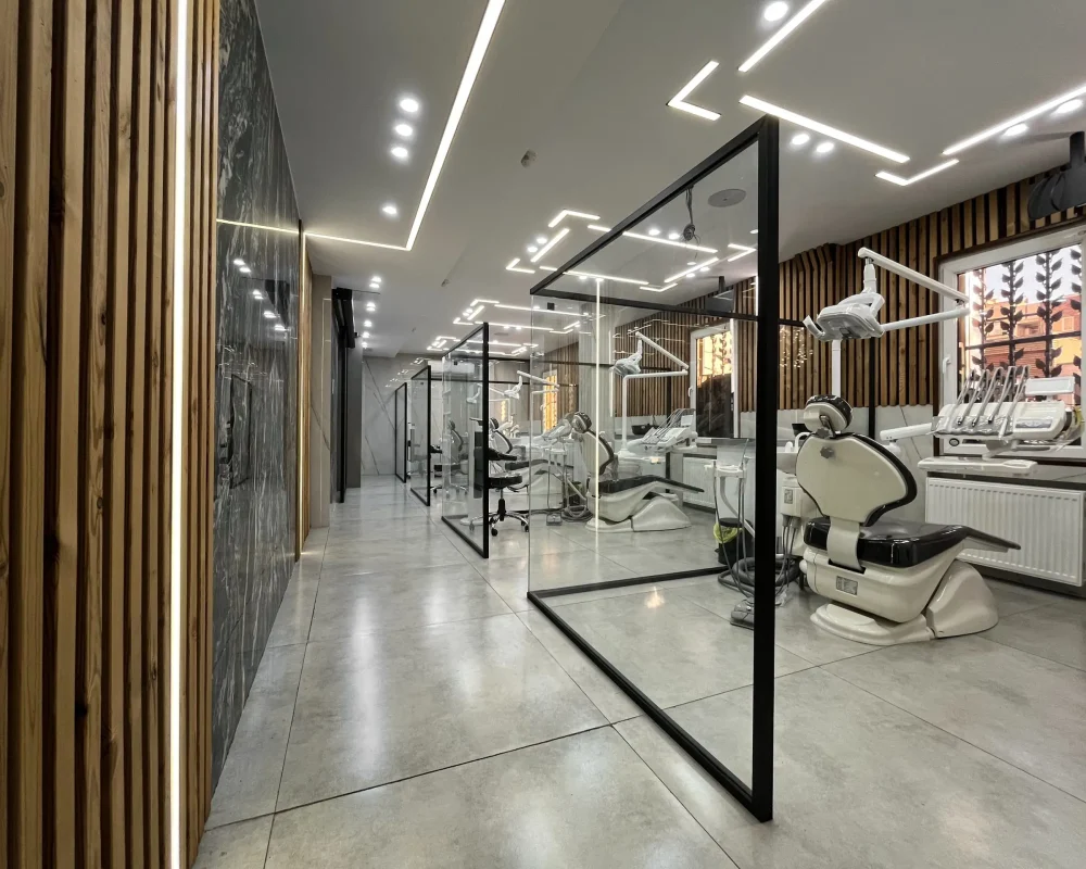 کلینیک دندانپزشکی هومینا سعادت آباد طرف قرارداد بیمه سینا