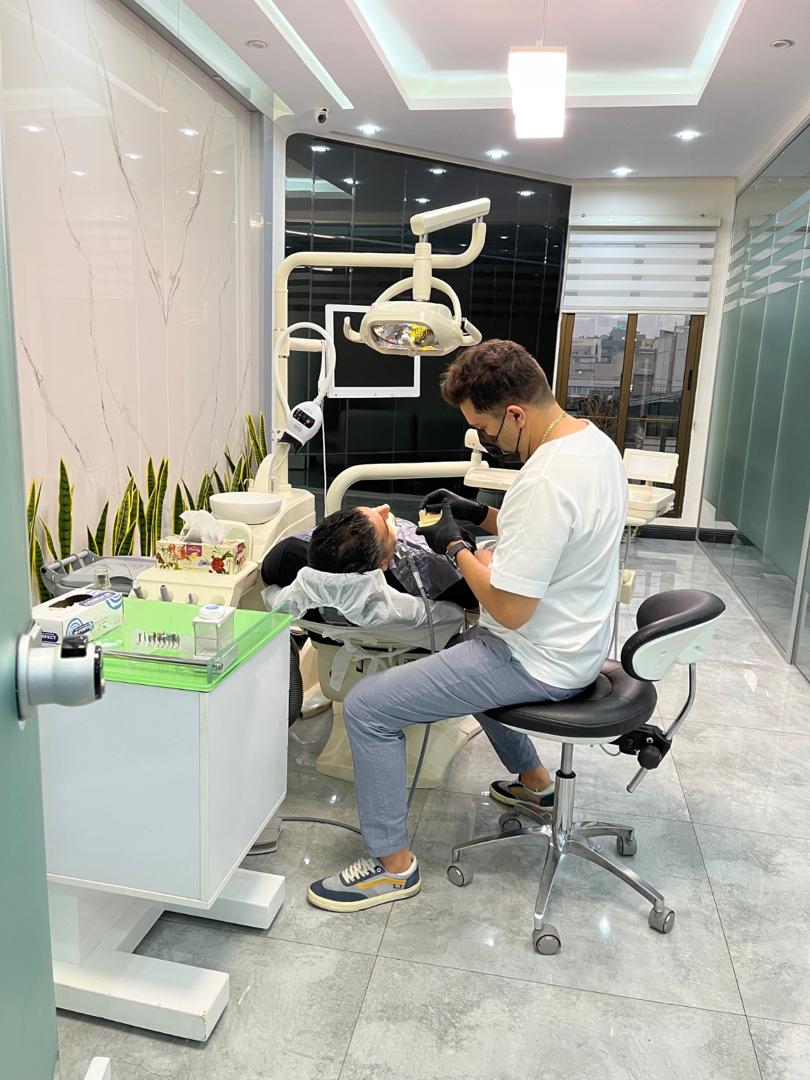 ایمپلنت دیجیتال در مرکز دندانپزشکی طرف قرارداد بیمه دانا در تهران - کلینیک دکتر امیری